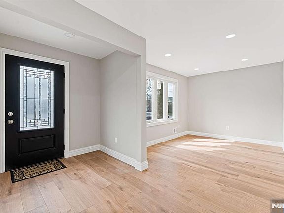 4th image of 57 E Hudson Ave
