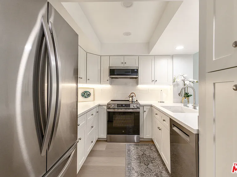400 N Louise St #204 — Photo 8