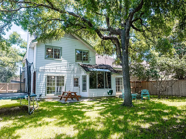 11106 Whiskey River Dr — Photo 23