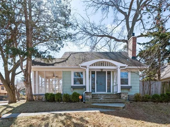 331 E Dartmouth Rd, Kansas City, MO 64113