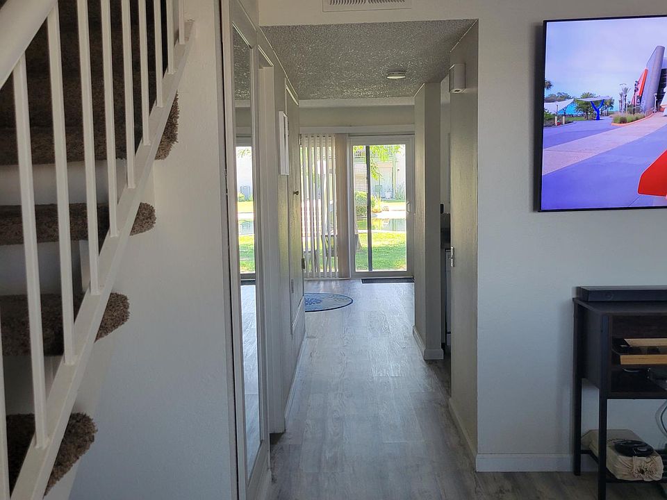 1st image of 49 Lakeview Cir