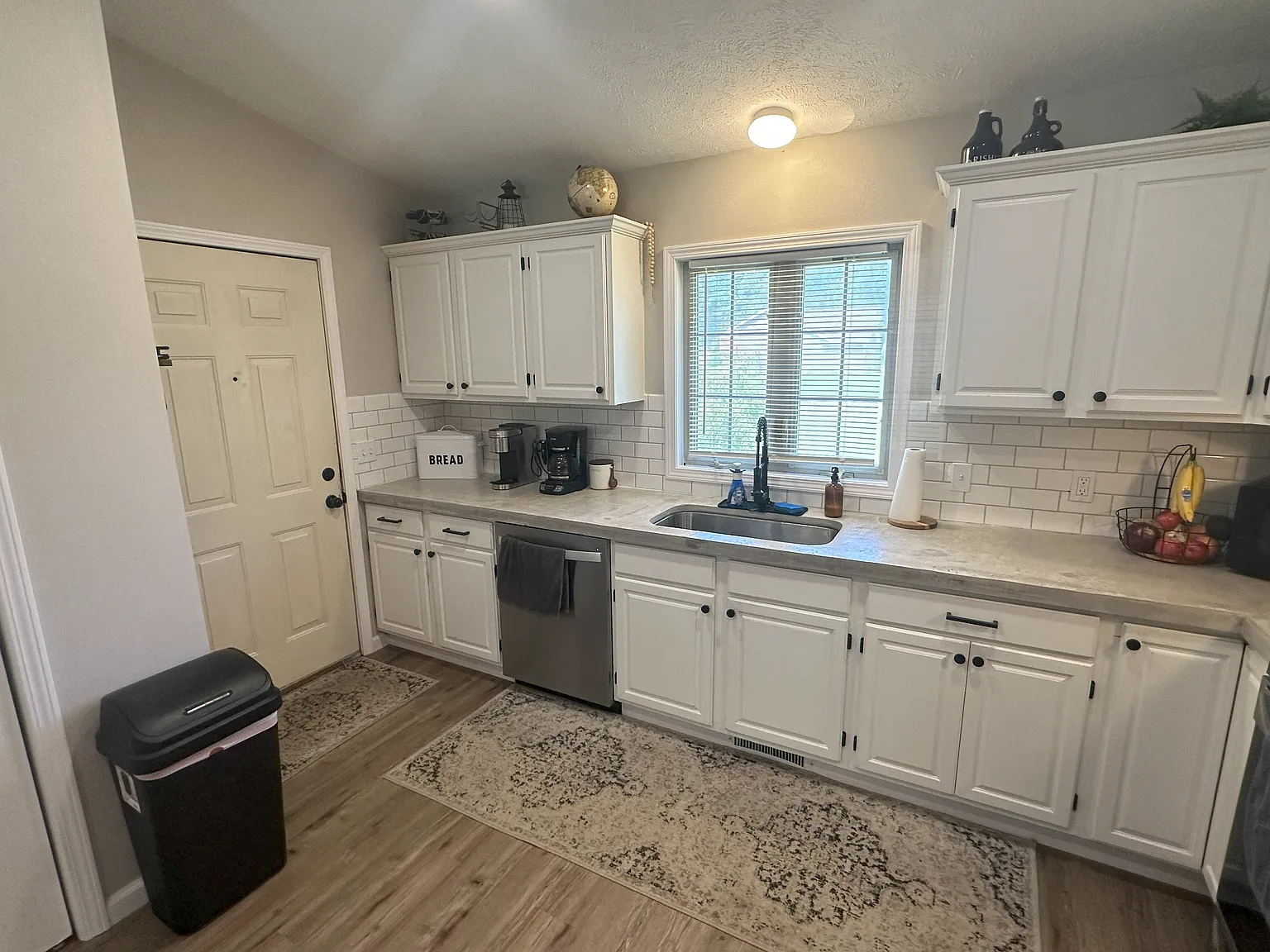 3 bed, 2000 sqft, $1,825 — Photo 2