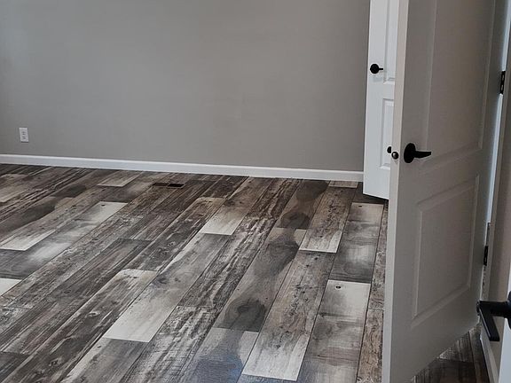 3rd image of 6650 SE 224th Road