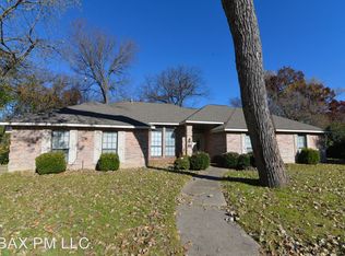 1129 Crestwood Ct, Desoto, TX 75115