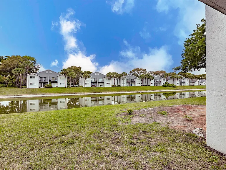 959 Lake Terry Dr #B — Photo 1