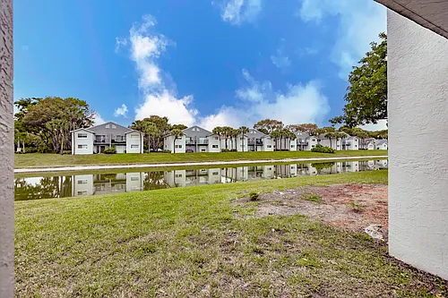 959 Lake Terry Dr #B Photo 1