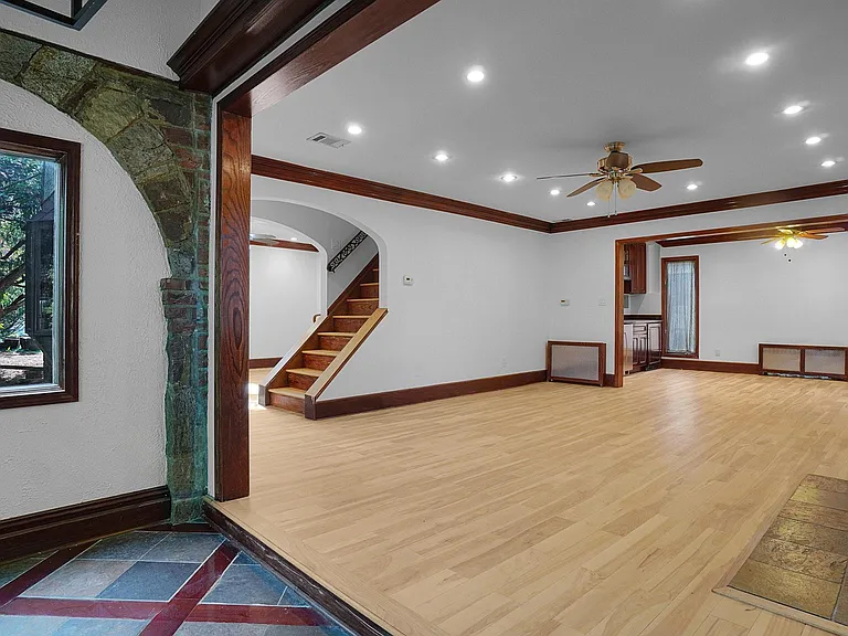 22 Parkwold Dr E — Photo 13
