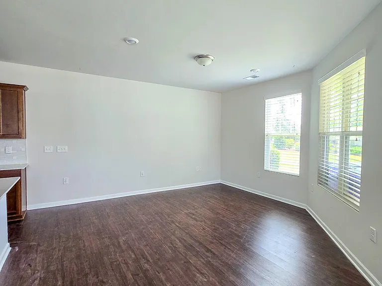 6070 Beale Loop — Photo 10
