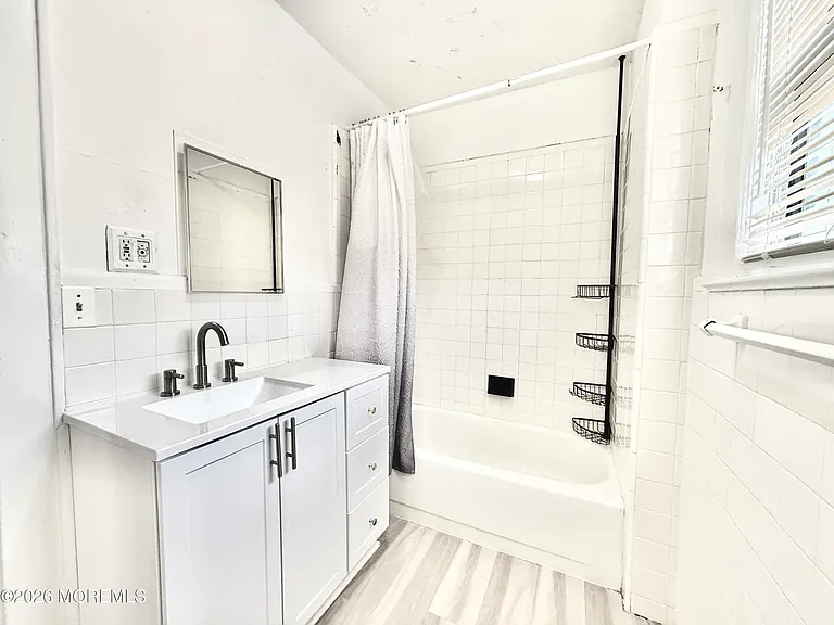 140 Wall St #1 — Photo 13