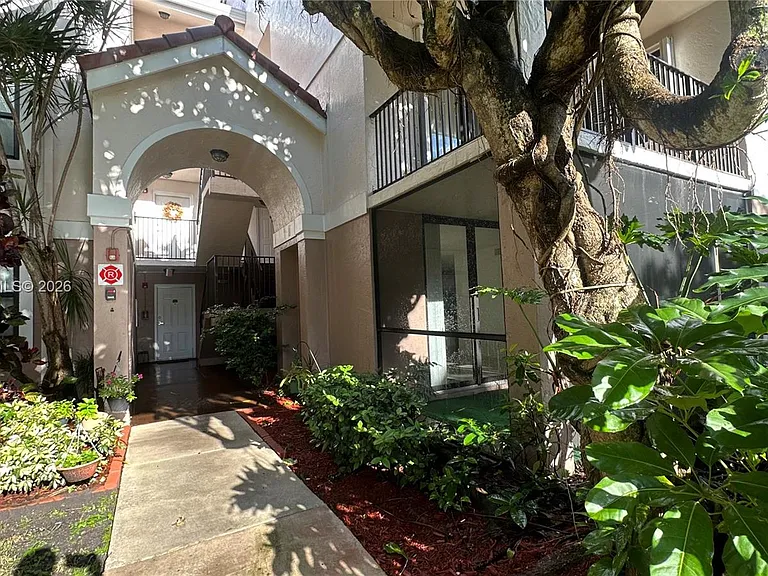 10141 W Sunrise Blvd #203 — Photo 3