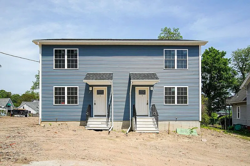 3 bed, 1.5 bath, $2,200 — Photo 1