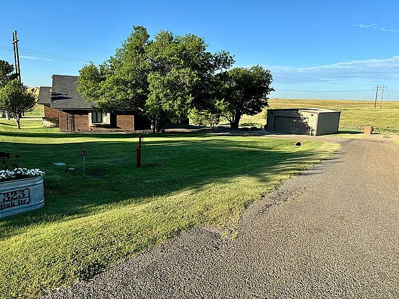 2nd image of 323 Oak Dr