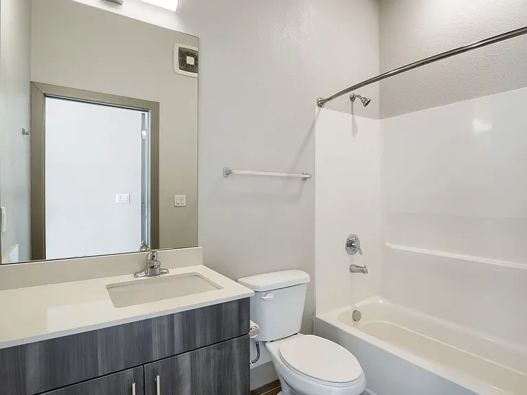 4923 King St — Photo 154