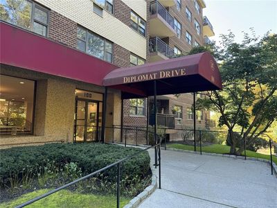 100 Diplomat Drive #5A, Mount Kisco, NY, 10549