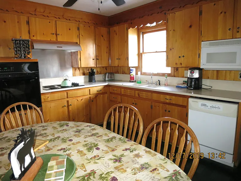9885 Fountain Rd — Photo 16