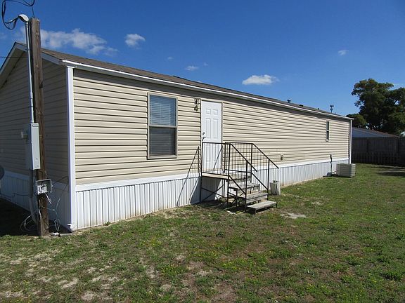 3rd image of 102 Sims Ave #4