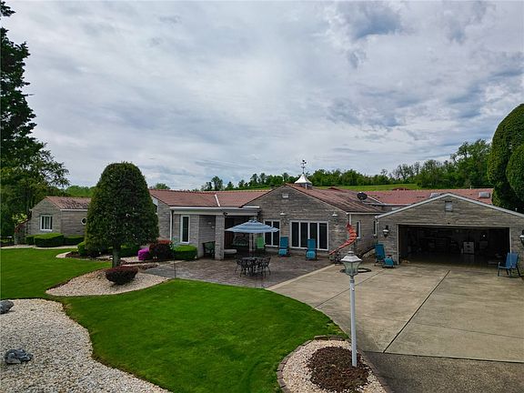 4th image of 3098 Clay Pike