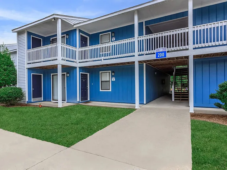 Azure Cove Apartment Homes — Photo 4
