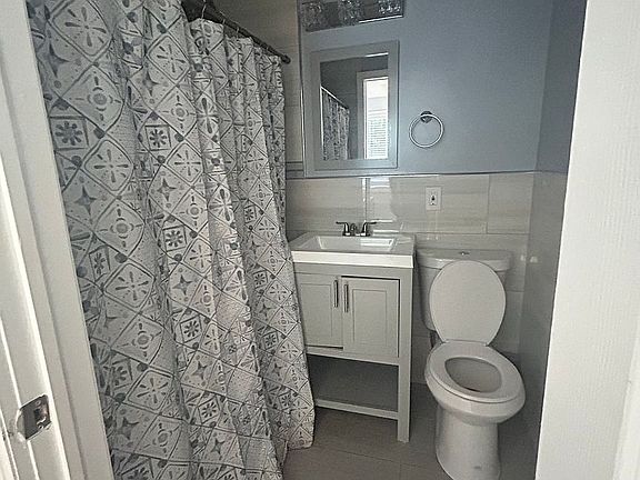 3rd image of 32-02 53rd Pl Floor 2