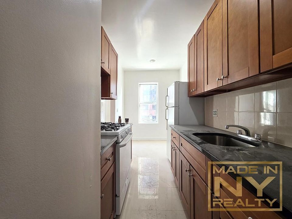 1st image of 3620 Parsons Blvd #B2