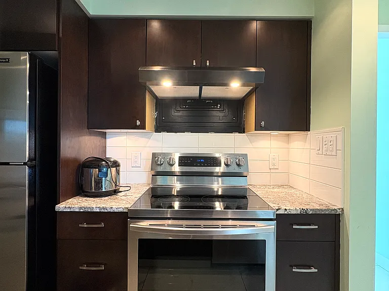 1008 Cambie St #2005 — Photo 8