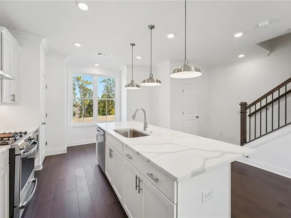 621 Silva St #124, Cumming, GA 30040