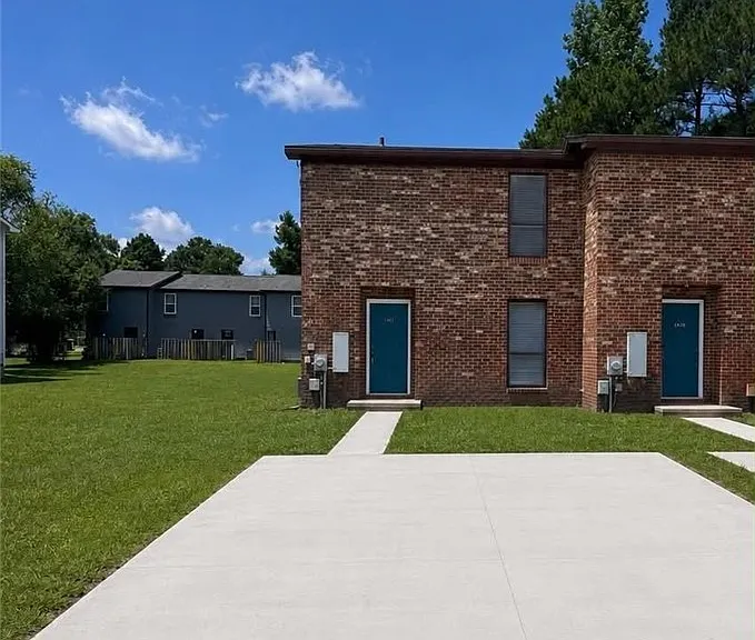1422 Tangora Ln — Photo 2
