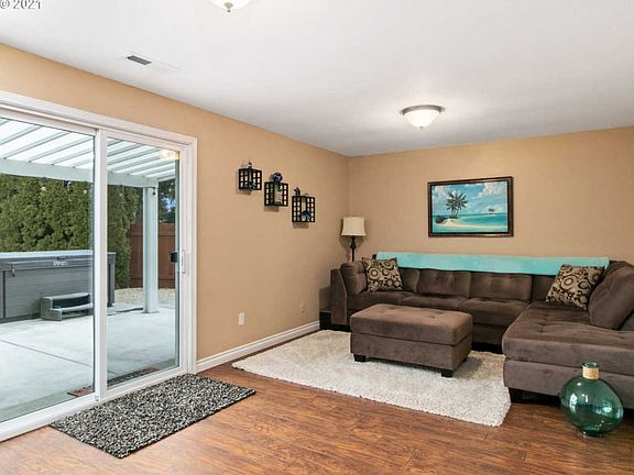 3rd image of 15411 NE Perrault Dr