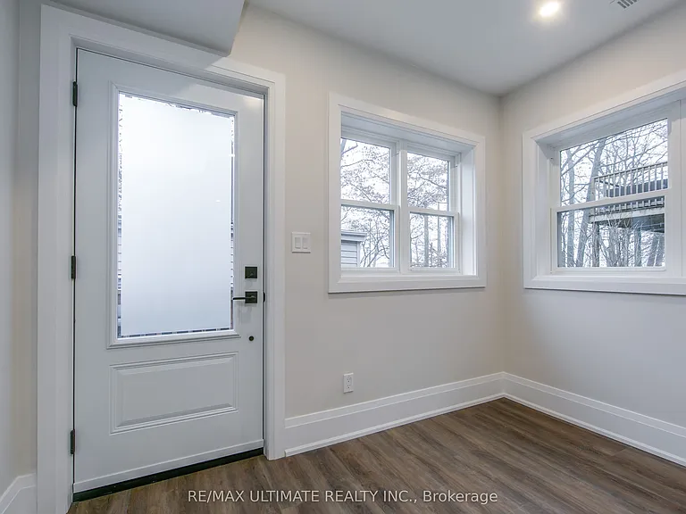 19 Fernwood Park Ave #MAIN — Photo 4