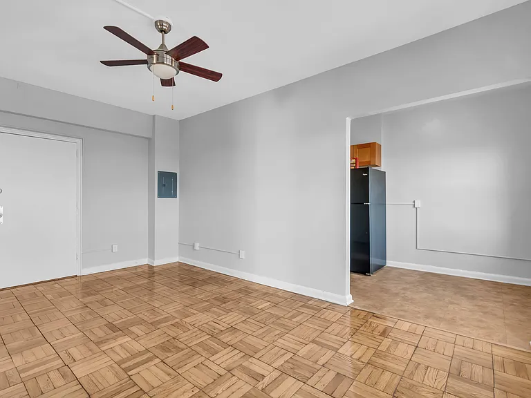 The Glenwood Apartments — Photo 21