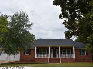 3678 Golfview Rd, Hope Mills, NC 28348