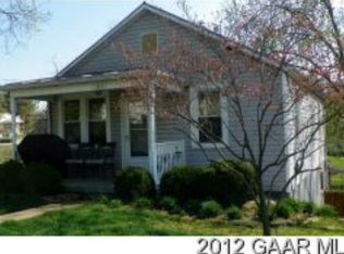 1821 Orchard Ln, Staunton, VA 24401