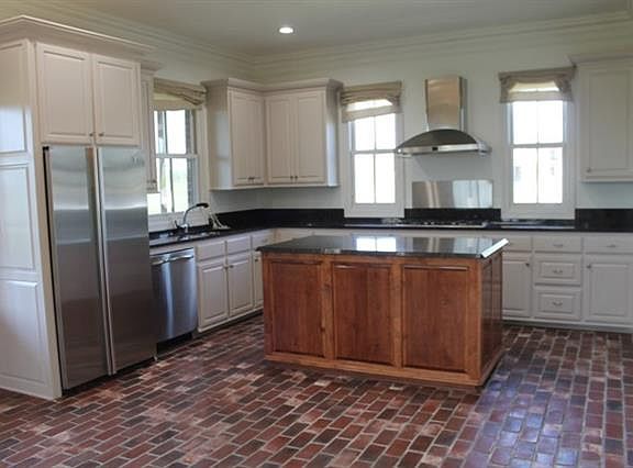 2nd image of 5950 Camellia Pl