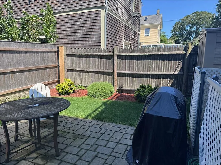 35 Elm St #B — Photo 24