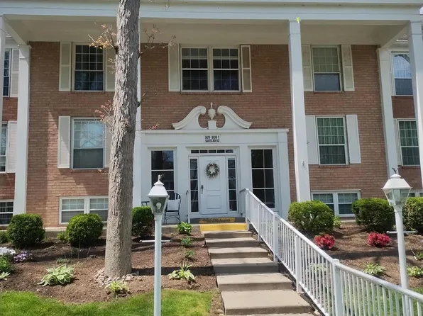 5679 Monroe St Unit 310, Sylvania, OH 43560