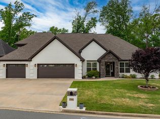 216 Lake Valley Dr, Maumelle, AR 72113