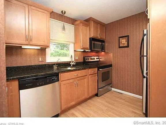 5th image of 1 Southgate Dr