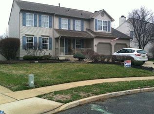 17 Mercer Dr, Sicklerville, NJ 08081