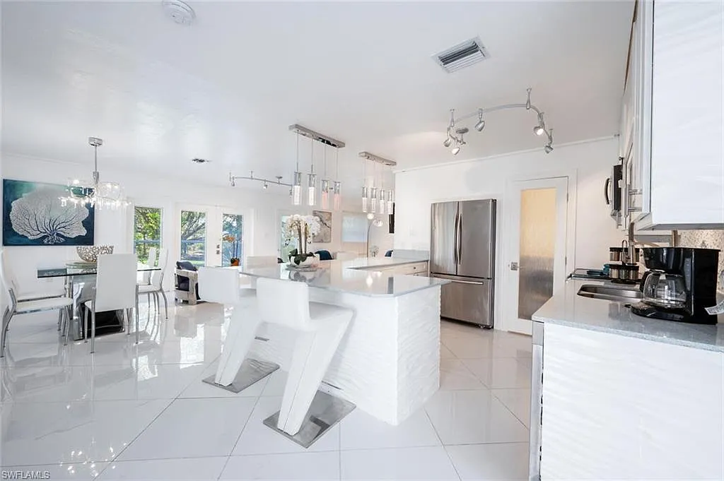 3 bed, 3.0 bath, 1672 sqft, $5,500 — Photo 1