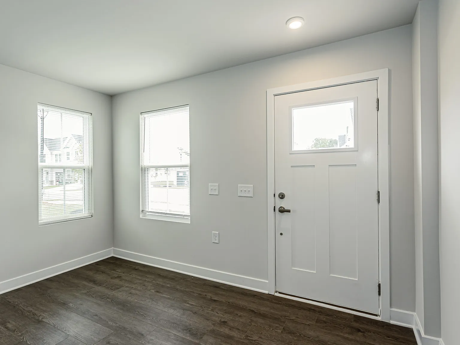 3 bed, 2.5 bath, 1670 sqft, $2,500 — Photo 4