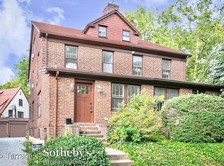 7559 Kessel St, Forest Hills, NY 11375