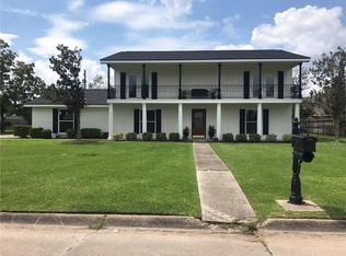 9 Harmon Rd, Sulphur, LA 70663