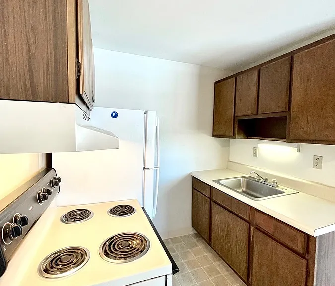 W Clearview Dr — Photo 18