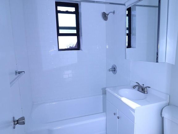 5th image of 14345 Sanford Ave APT 508