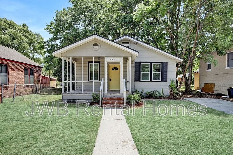 1st image of 578 E 58th St