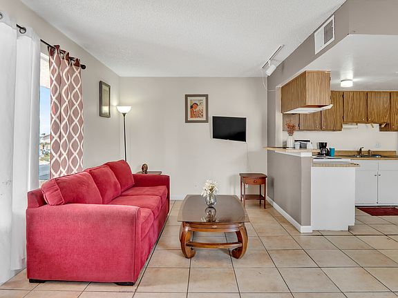 3rd image of 4140 Solteros St #4
