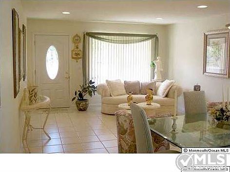 2nd image of 1437 Petunia Way S