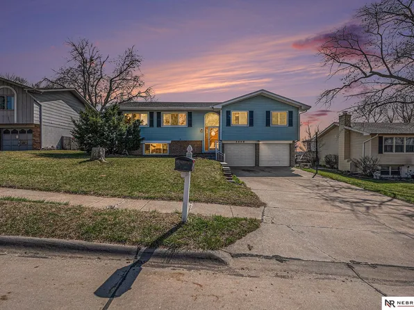 2809 Greensboro Ave, Bellevue, NE 68005