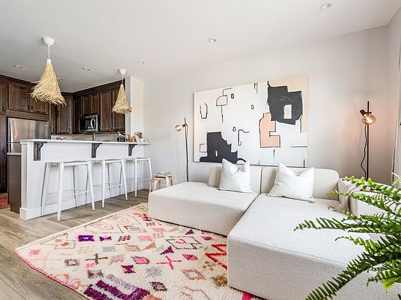 4th image of 212 Gillis St #18