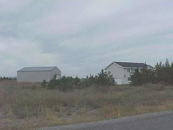 2nd image of 811 E Seasons Rd